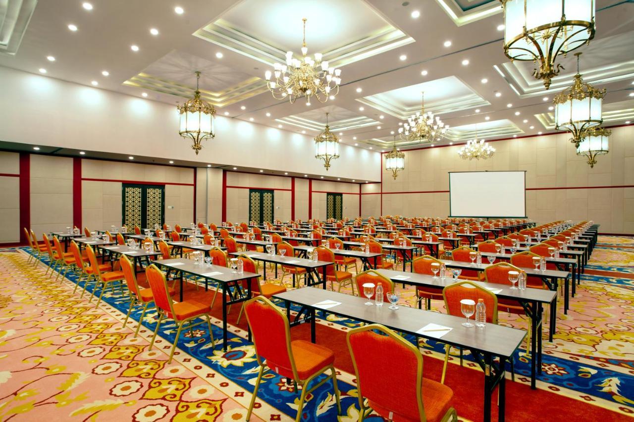 Alhambra Hotel & Convention, BW Signature Collection Tasikmalaya Extérieur photo