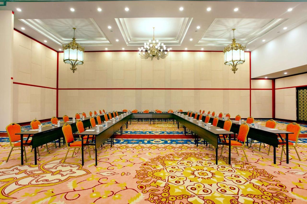 Alhambra Hotel & Convention, BW Signature Collection Tasikmalaya Extérieur photo