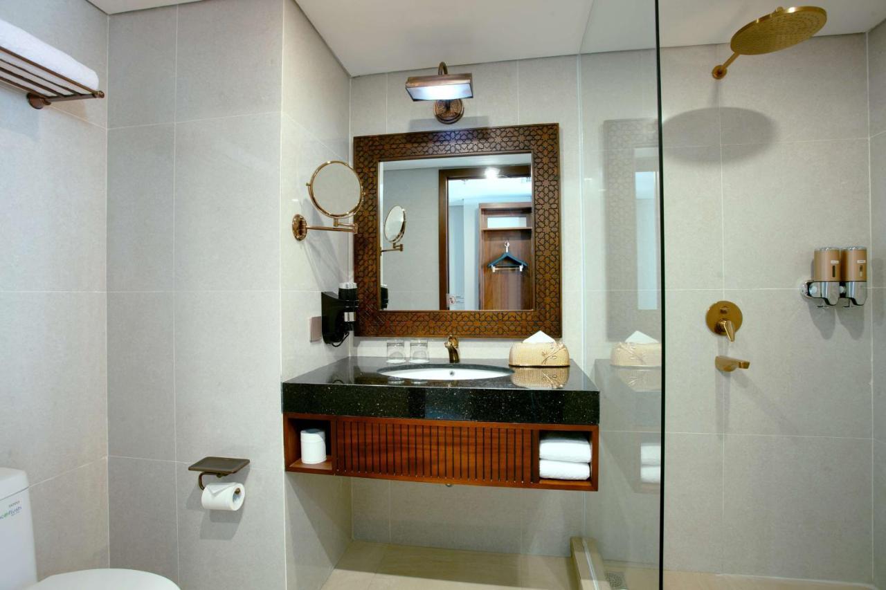 Alhambra Hotel & Convention, BW Signature Collection Tasikmalaya Extérieur photo