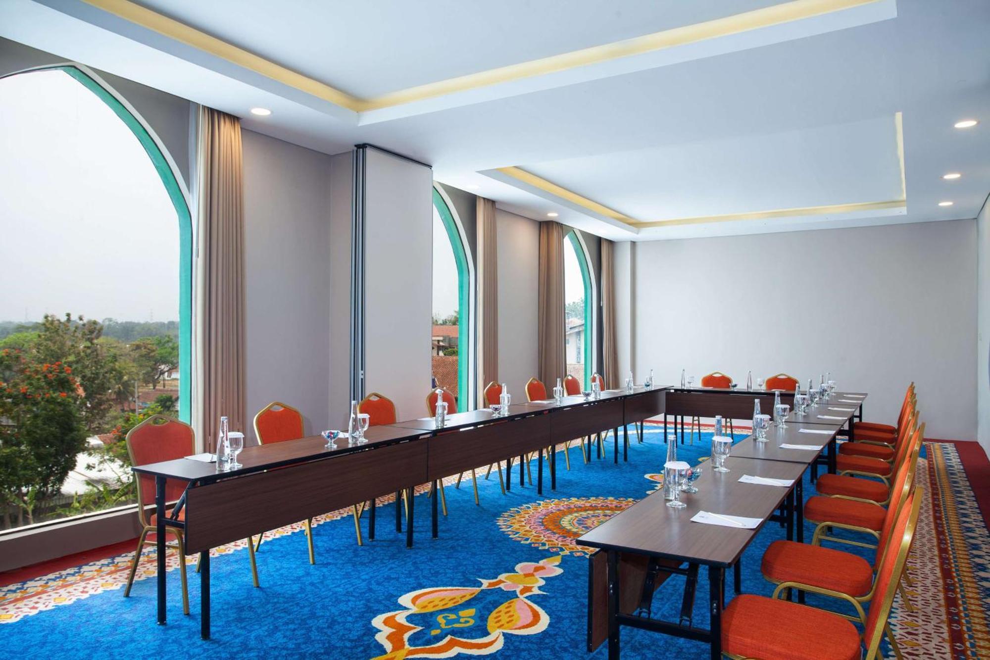 Alhambra Hotel & Convention, BW Signature Collection Tasikmalaya Extérieur photo
