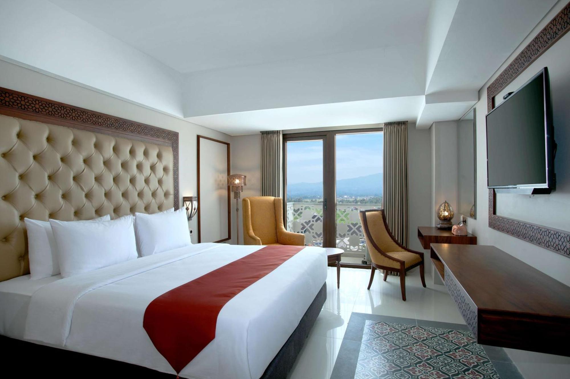 Alhambra Hotel & Convention, BW Signature Collection Tasikmalaya Extérieur photo