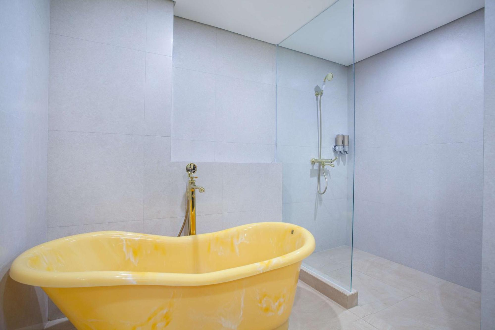 Alhambra Hotel & Convention, BW Signature Collection Tasikmalaya Extérieur photo